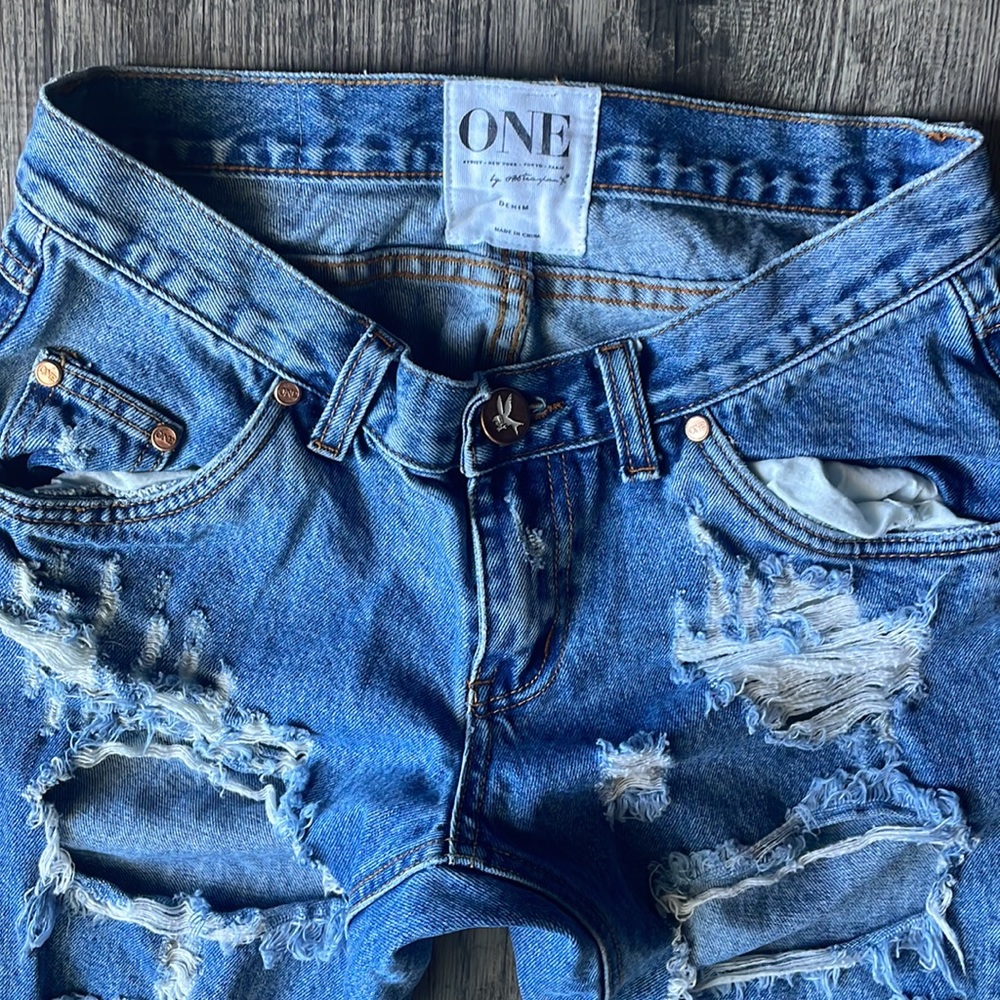 One tablespoon distressed style denim jeans.(24) - Picture 13 of 16